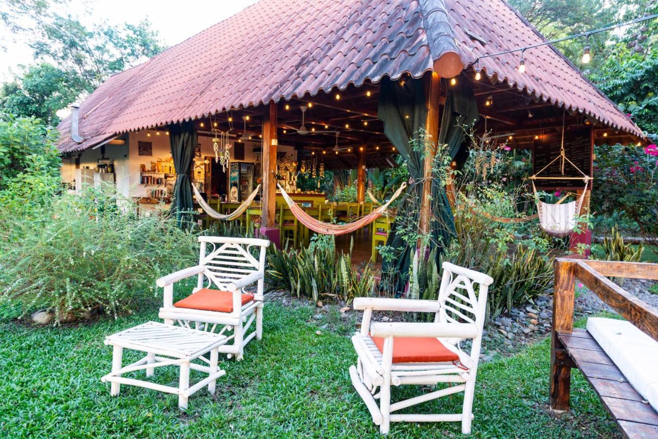Naturalmente Boutique Bungalows Y Cocina Mediterranea Las Lajas  Exterior photo