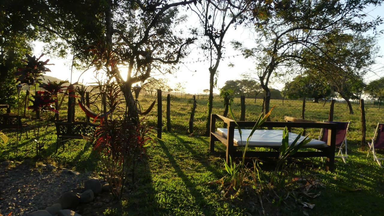 Naturalmente Boutique Bungalows Y Cocina Mediterranea Las Lajas  Exterior photo